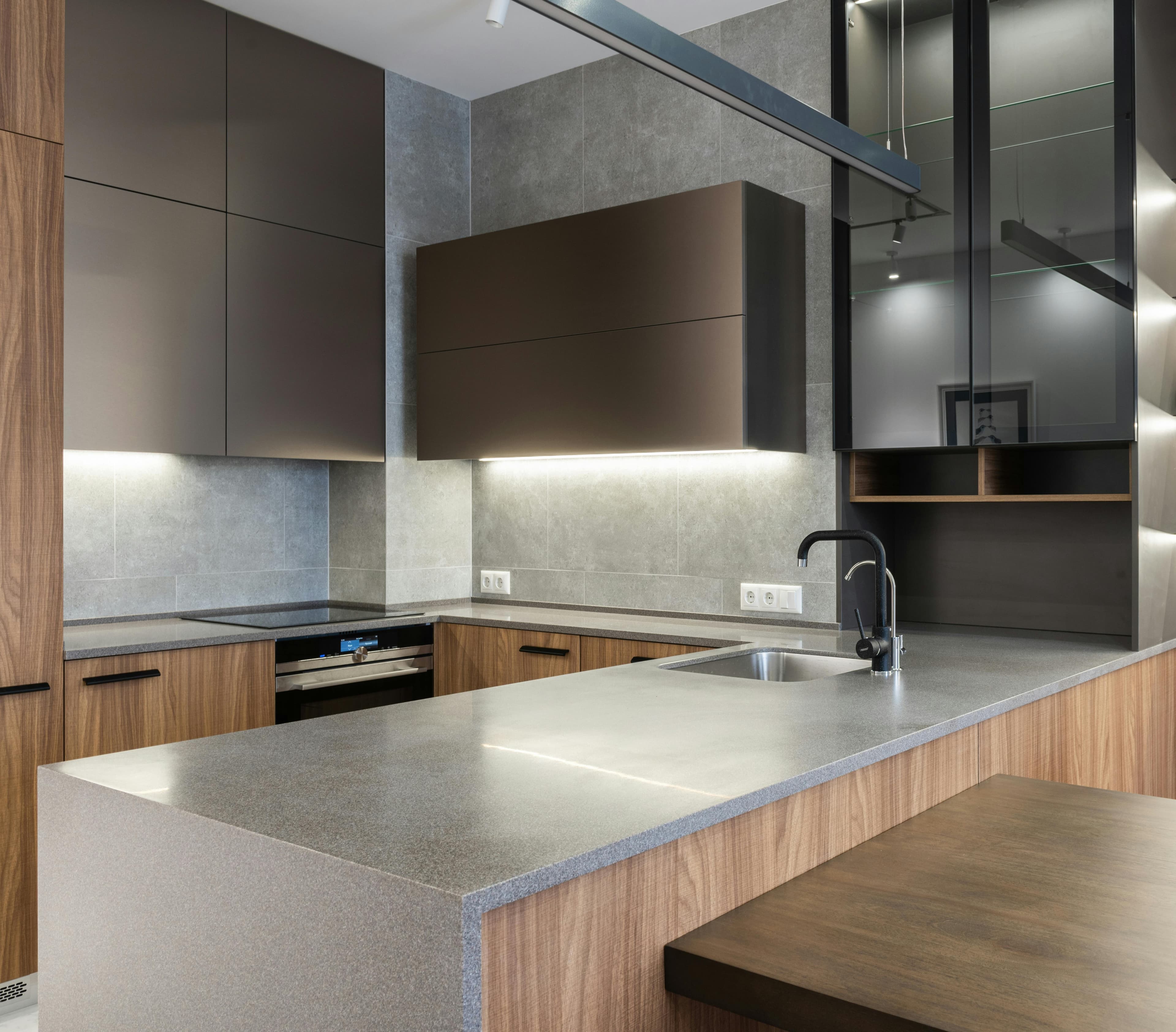 Close-up of precision-cut quartz countertop edge